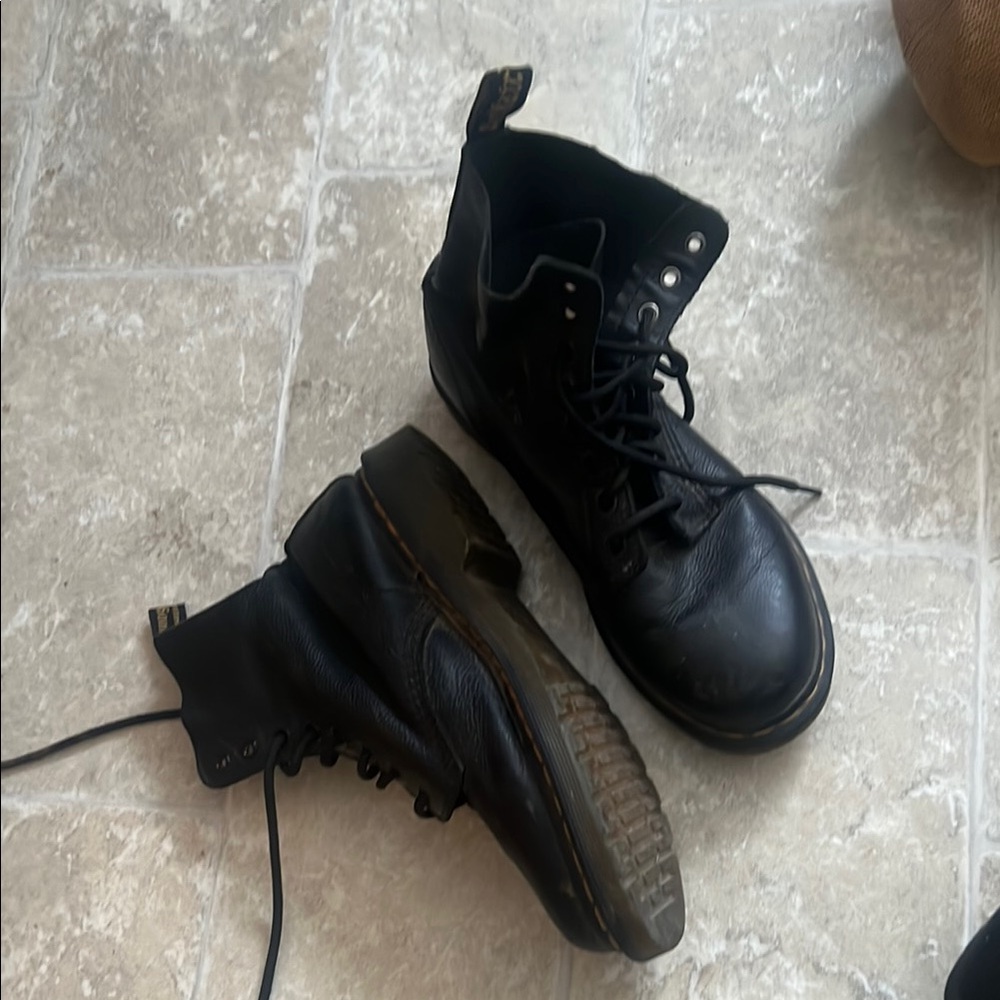 Dr. Martens matte Black Leather lace up Boots